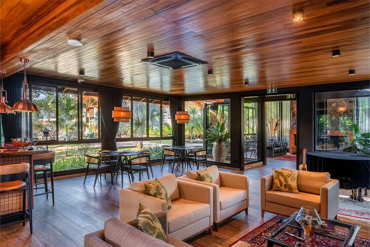 Wine bar sofisticado no LAS Hotel Boutique em Foz do Iguaçu